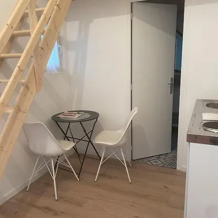 Maisonnette Sur Cour אלבי